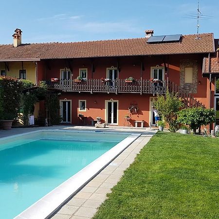 B&B La Cascina Di Monia E Mario Borgo Ticino 外观 照片