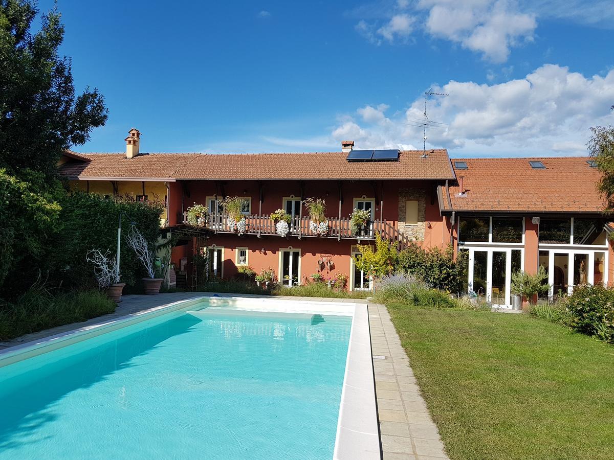 B&B La Cascina Di Monia E Mario Borgo Ticino 外观 照片