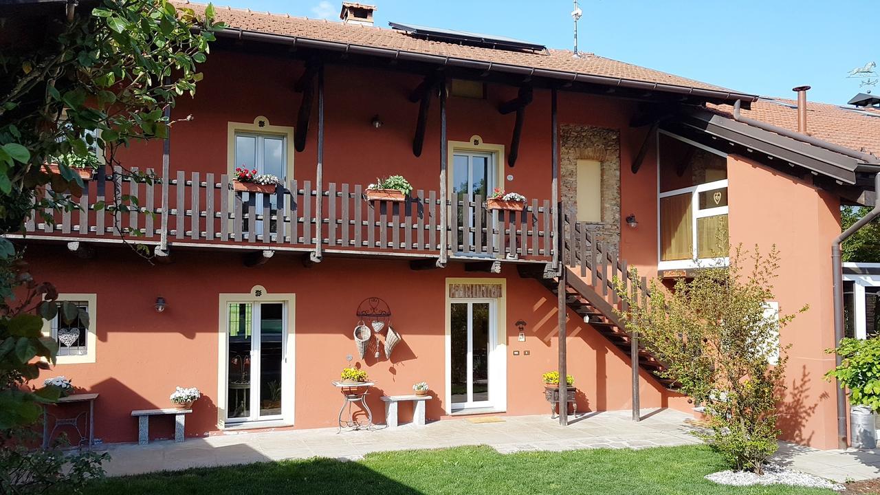 B&B La Cascina Di Monia E Mario Borgo Ticino 外观 照片