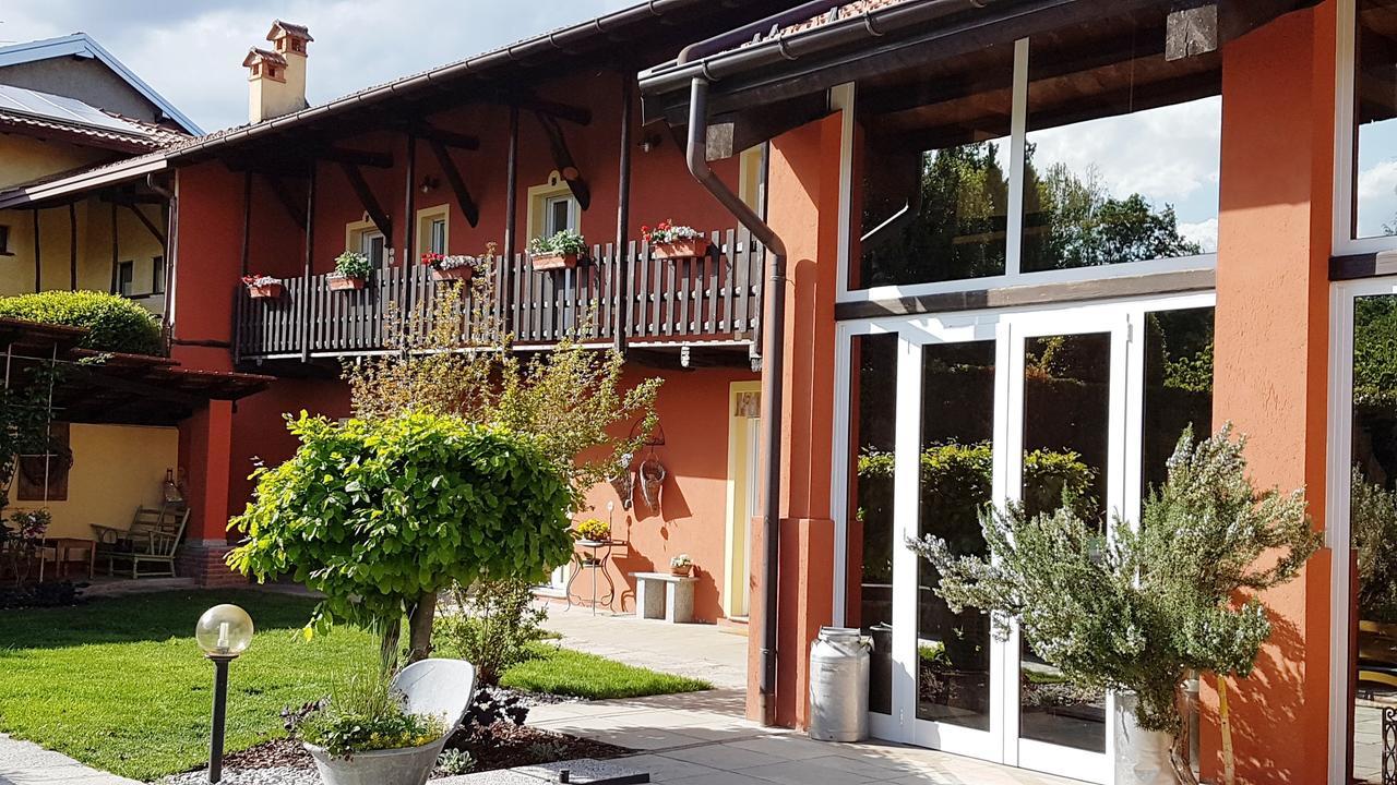 B&B La Cascina Di Monia E Mario Borgo Ticino 外观 照片