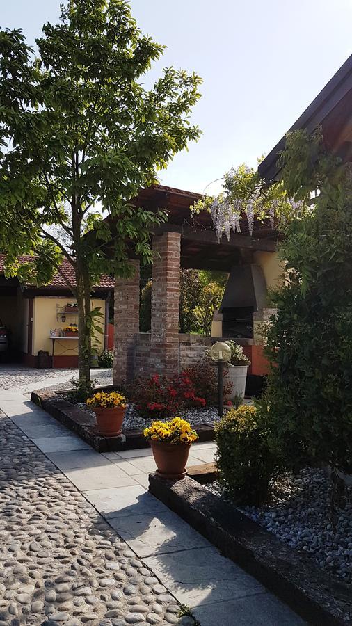B&B La Cascina Di Monia E Mario Borgo Ticino 外观 照片