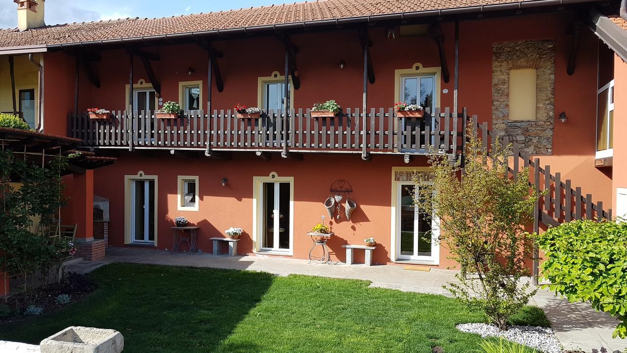 B&B La Cascina Di Monia E Mario Borgo Ticino 外观 照片