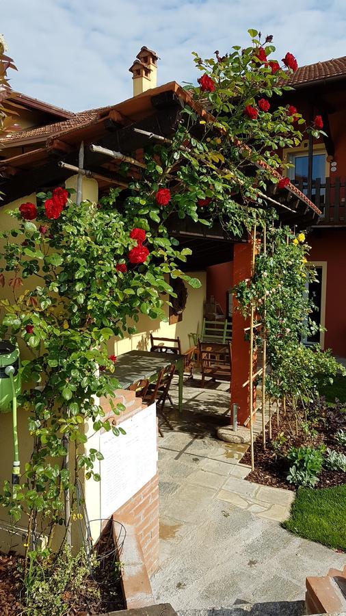 B&B La Cascina Di Monia E Mario Borgo Ticino 外观 照片